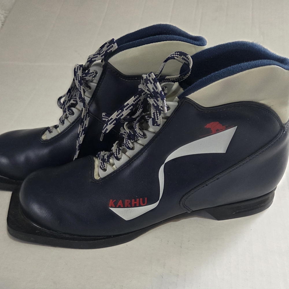 Karhu Cross Country NEW Navy Blue Ski Boots MINT CONDITION EU 41